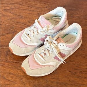 New Balance 997H Pink and Cream Women's Sneakers